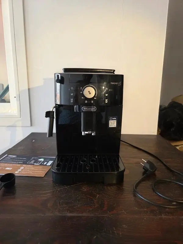 De'Longhi Magnifica S macchina da caffè automatica