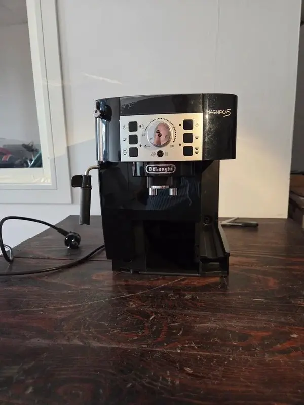 De'Longhi Magnifica S Macchina da Caffè Automatica - Usato Eccellente